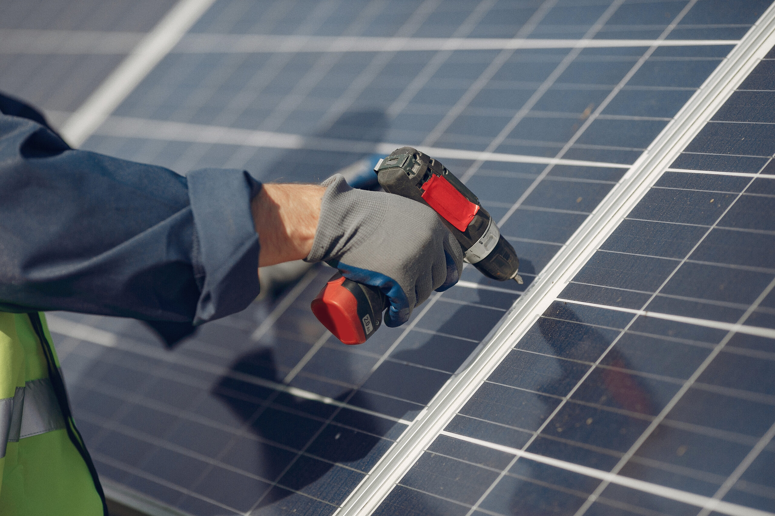 Leasing fotowoltaiki dla firm – wygodne finansowanie energii przyszłości